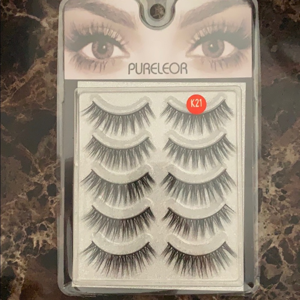 Set of 6 lashes mega volume